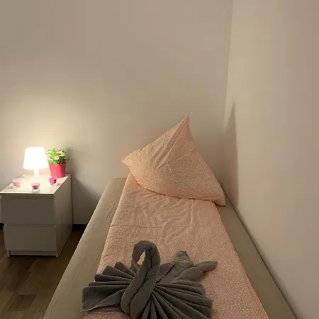 Private In Popular Neighborhood *