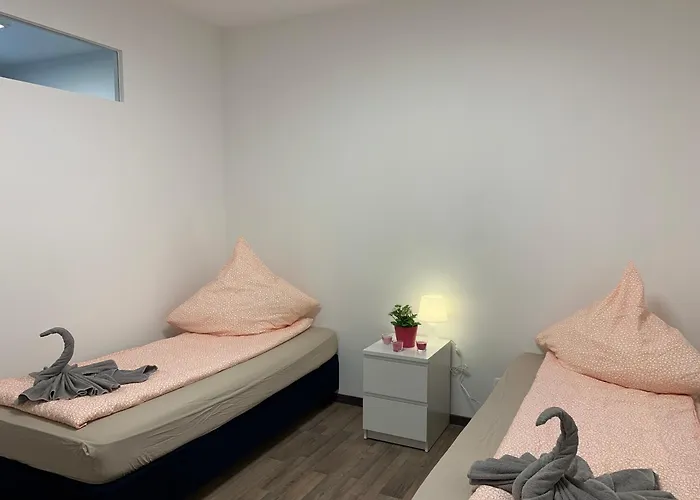 Private In Popular Neighborhood Hostel