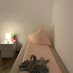 Private In Popular Neighborhood *