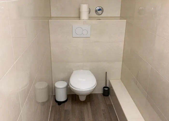 Private In Popular Neighborhood * كولونيا