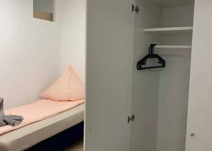 بيت شباب Private In Popular Neighborhood كولونيا