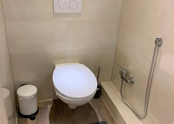 Private In Popular Neighborhood 科隆